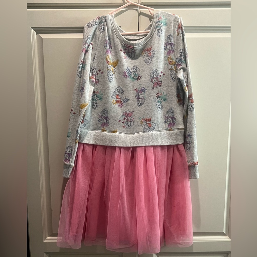 Disney princess themed one piece long sleeve tulle dress. Size 7